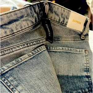 Express ~ boyfriend straight ( no tacky skinny ankle ) NWT never worn